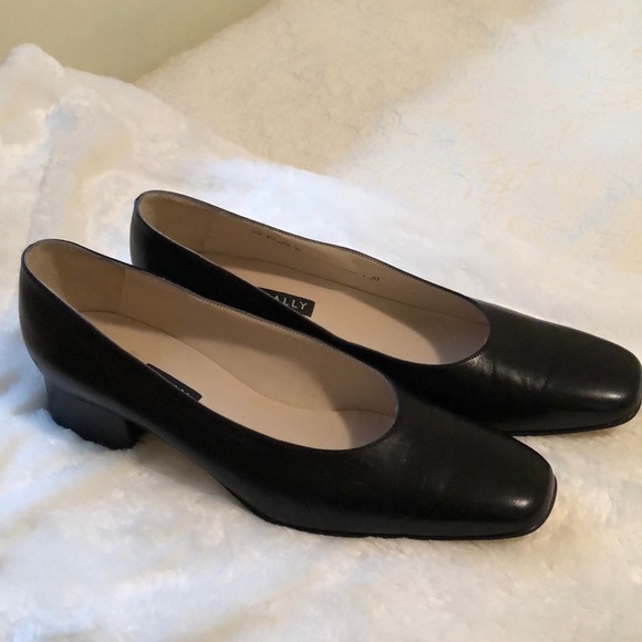 Bally Shoes - Bally Switzerland Leather Shoes LIKE NEW